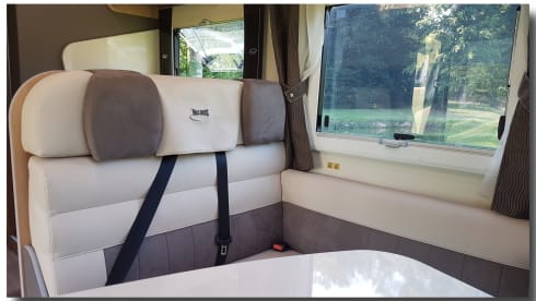 MCLouis Sovereign 5p - Family Luxury