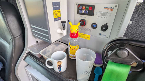 McHaggis – Stealth camper met 5 zitplaatsen en SUP's voor het verkennen van Schotland