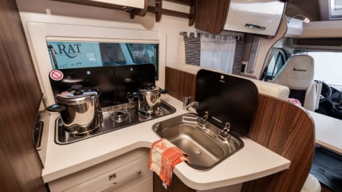 cocoon 463 – 5p Benimar semi-integrated uit 2019