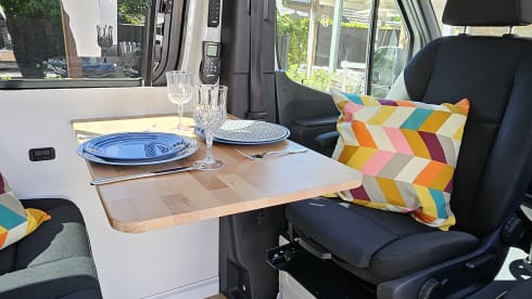 Madrid – Sprinter XXL a wonderful compact camper with lots of space!