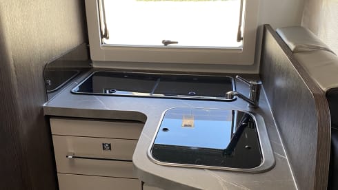 The Ket Mobiel – 4p Benimar semi-integrated uit 2022