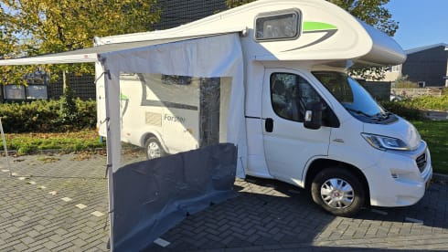 Forster A699 EB – Eura Mobil Alcove Off Grid family camper 