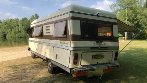 Oldtimer Hymer from 1986 for 4 persons