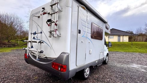 Hugo – Fiat campervan met 4 slaapplaatsen uit 2003