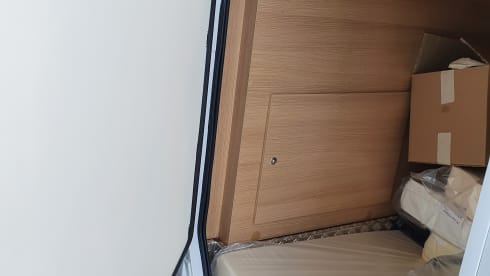 7 – 2/4 seater McLouis Sovereign Semi-Integral 2022