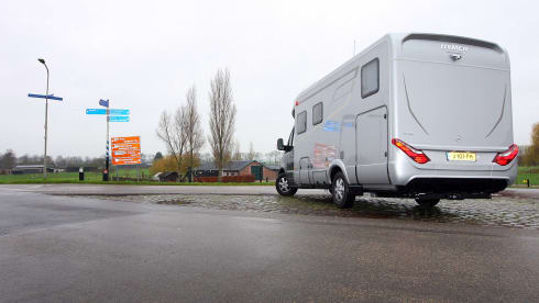 Glamper Camper – Hymer BMCT 680 5 persons!