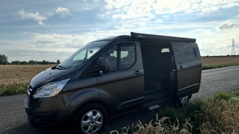 Ford-Wohnmobil mit 4 Schlafplätzen aus dem Jahr 2017