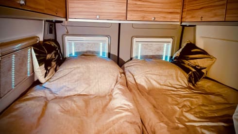 Tourer Family –  Knaus Boxstar 600 - With lifting roof and fixed 4 sleeping places!