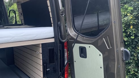 Lizz – 2p Mercedes-Benz bus from 2023