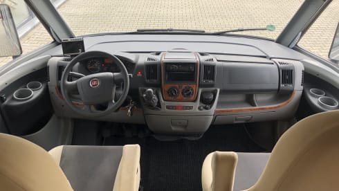 Krabje – Super nice travel camper Air conditioning Living space