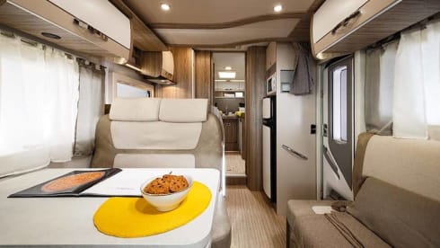 Tillie – 4 berth Benimar Tessoro 463 from 2020