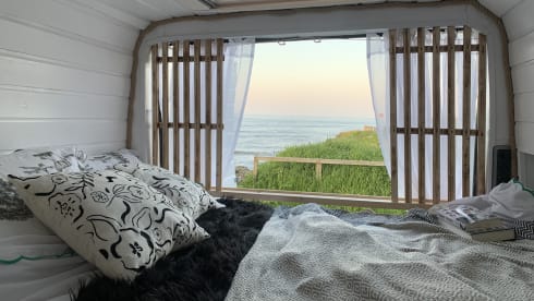 Nujay – 4 berth Peugeot campervan from 2016