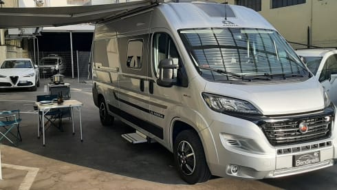 JUNIOR SUITE  – Adria Van 600 familie met 4 zitplaatsen