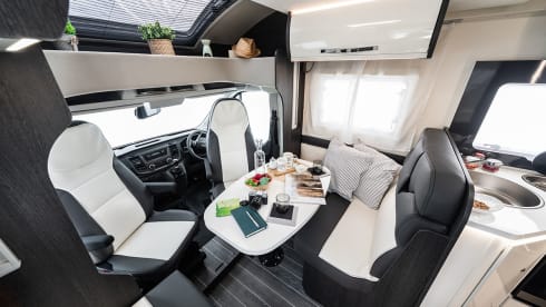 665 – 2021 ROLLERTEAM ZEFIRO 665 4 PERSONEN OXFORD