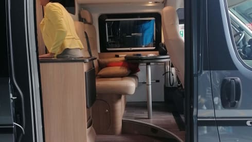 4p Adria Twin Family Van