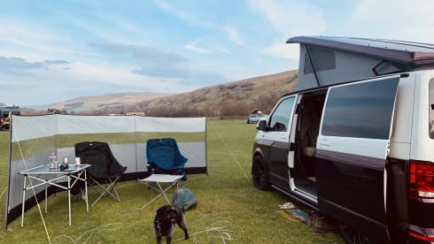 Violet – 4 berth Volkswagen Campervan 2020 - Brand new conversion