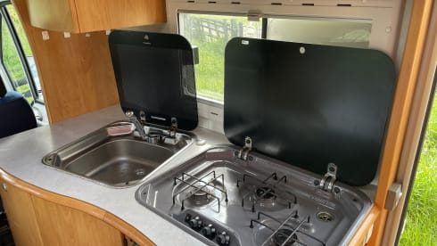 Camping-car 4 personnes soigné et complet de 2001