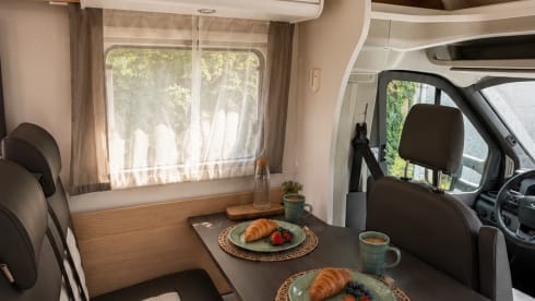 BRUTUS – 4p Sunlight semi-integrato dal 2026