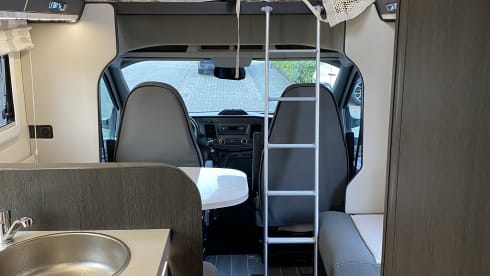Fully equipped family camper from 2022