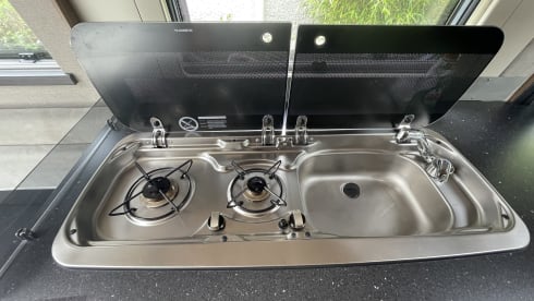 The Catbus  – 4 Berth Swift Select 184 (2017)