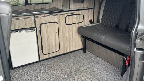 Camper van Dijk – 4 berth Volkswagen Transporter Pop Top Camper