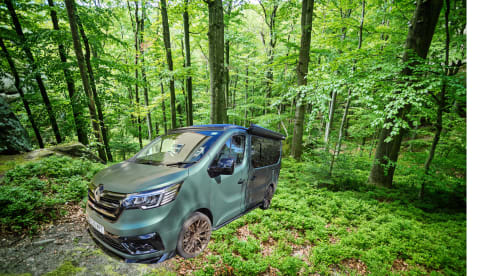 Reggie – 2025 Renault Crusader Off-Grid 4-berth Campervan