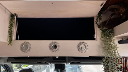 Mosi – Luxury off-grid camper for 2p, automatic and kitchen with quooker