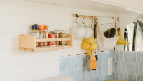 de Krullenbus – Bus Peugeot 2 places de 2012