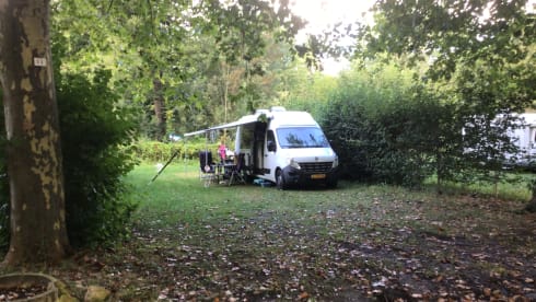 2p Renault Bus Camper from 2013