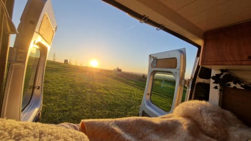 Camping-car Peugeot confortable et accueillant de 2016
