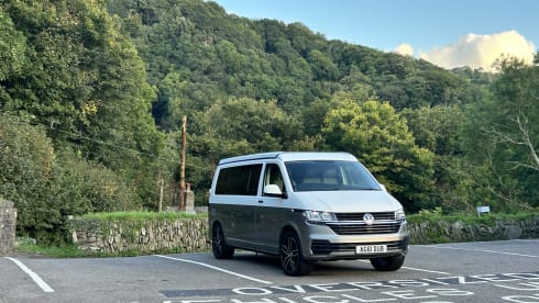 Aggi – AGGI DUB - VW (LWB) Camper with all your creature comforts- North Devon