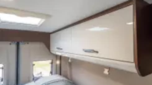 Easy Rider Grid 4 Karmann – Supermooie buscamper met lengtebed, autom. en zonnepnl, "off the Grid nr 4"