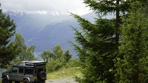 Louver – 2/3p Landrover Defender 110. Complete installation for your comfortable adventure