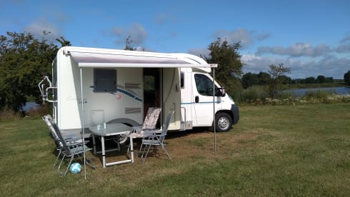 Madelief – Semi-integrated Adria Sport - Bronckhorst Campers