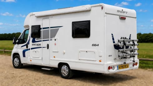 Hamish – Hamish – Accogliente e moderno camper a 4 posti letto situato a St Andrews, in Scozia.