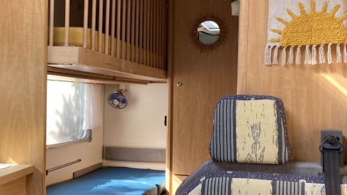 Little Miss Sunshine – Sunny spacious family camper with bed (6 persons)