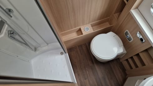 zonnige vakantie !! – 4p Bürstner semi-integrated from 2019