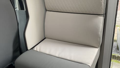 Fully equipped family camper from 2022