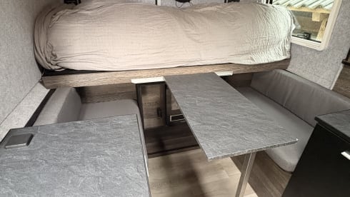 Rocky  – 2p Peugeot bus uit 2012