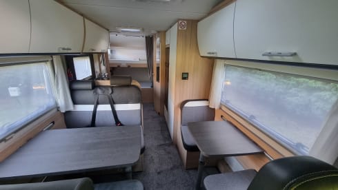 Sunlight – Luxury 6 berth Sunlight A72 ~ 6 seatbelts ~ 8 seats ~ HUGE SPEC