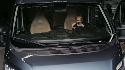 4p Adria Twin Family Van