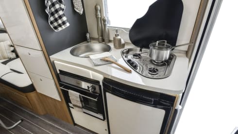 Sedona – 6 berth Roller Team semi-integrated from 2027