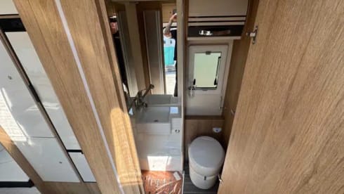 Bruce – 6 berth 707 Auto Roller 2026
