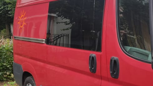 COMPACT, COMPLETE, COMFORTABLE with fixed bed, Offgrid.