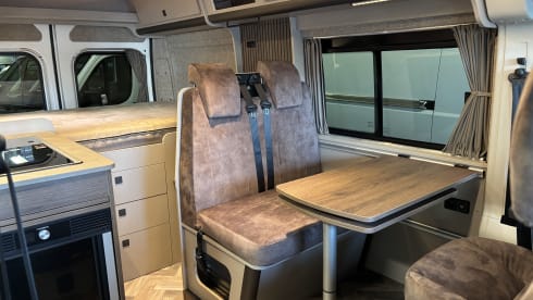 Hooglander – Peugeot bus camper - Bronckhorst Campers
