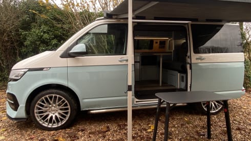 Clara – 4 berth 2024 VW Campervan, insurance included!