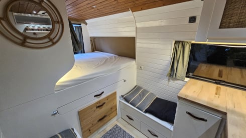 Bubu – 3 person Fiat Ducato bus camper