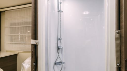 New luxury Integral mobile home Mclouis carat