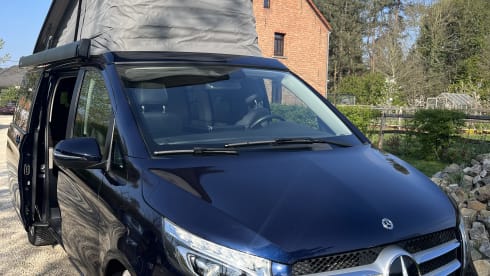 Sprokmobiel – 4p Mercedes-Benz campervan uit 2022