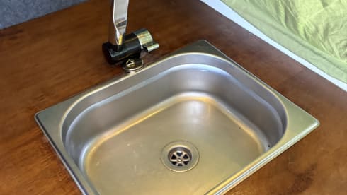 Bingwu – 2 berth Ford campervan from 2007
